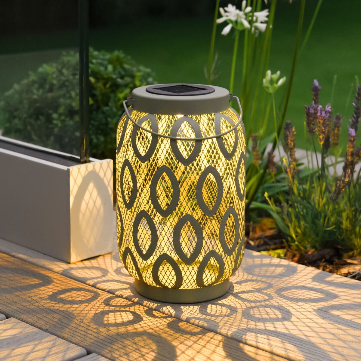 LuxeSolar - Solar lamp for the garden - Give your outdoor area a fabulous look!