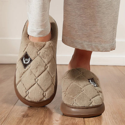 Slippers with fleece feed