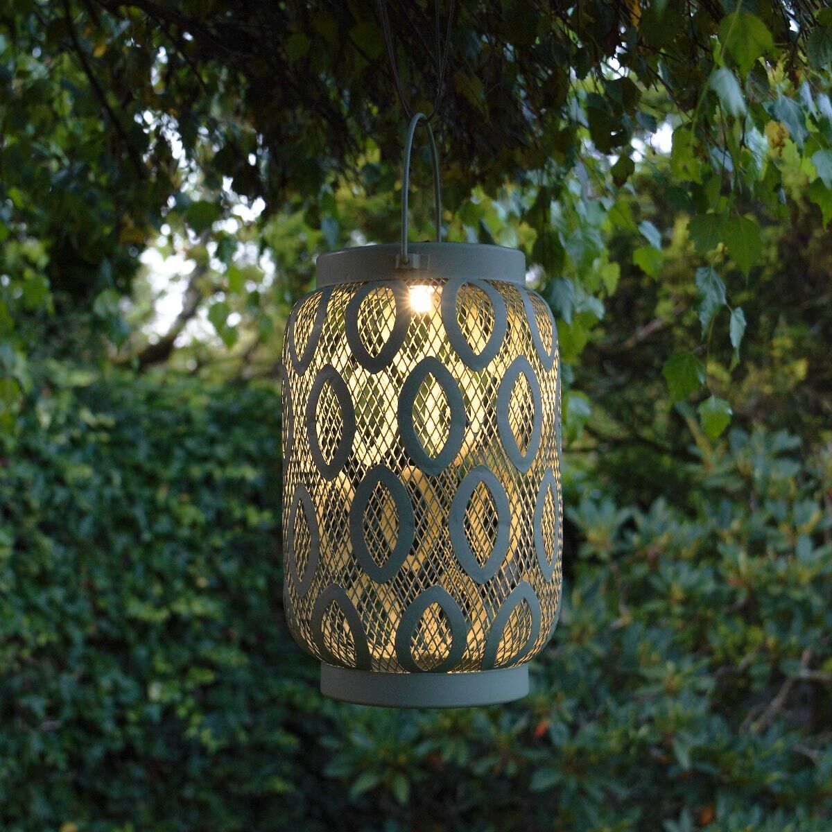 SolarLuxe - Solar Garden Lamp - Give your outdoor space a fabulous look! [Last Day Discount]