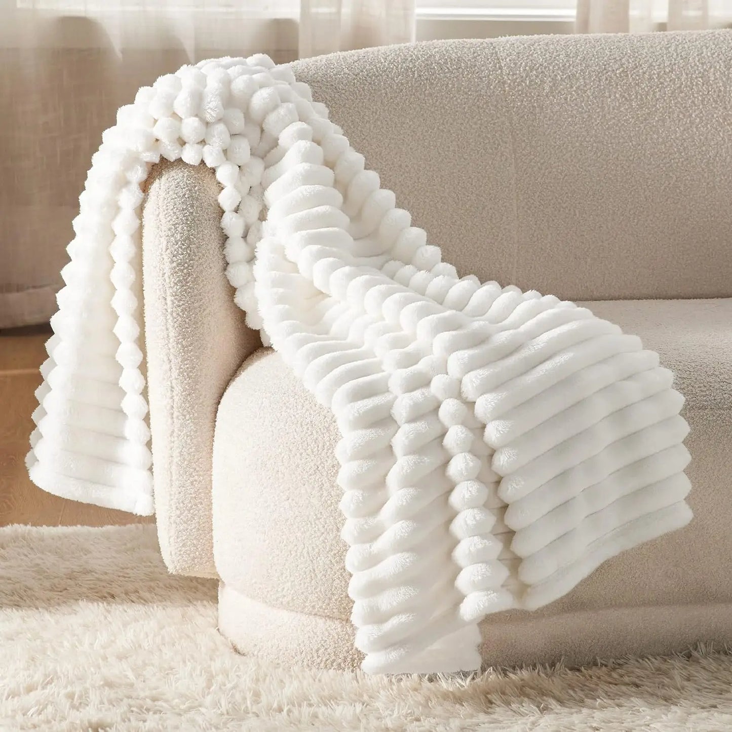 Kafka white litter blanket