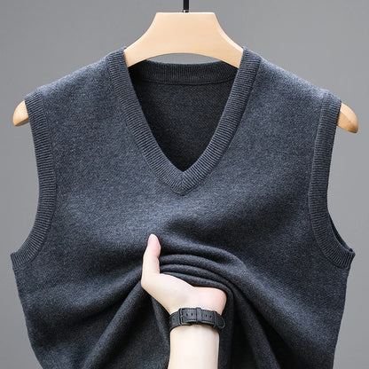 Flat knitted vest