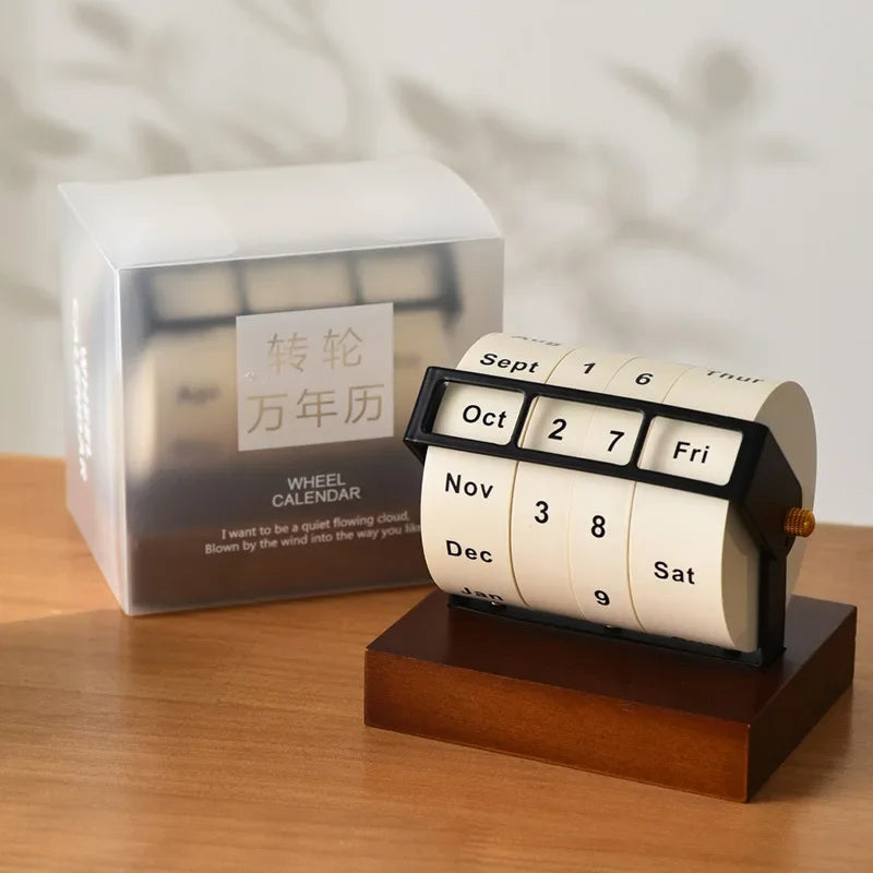 Rotating perpetual calendar