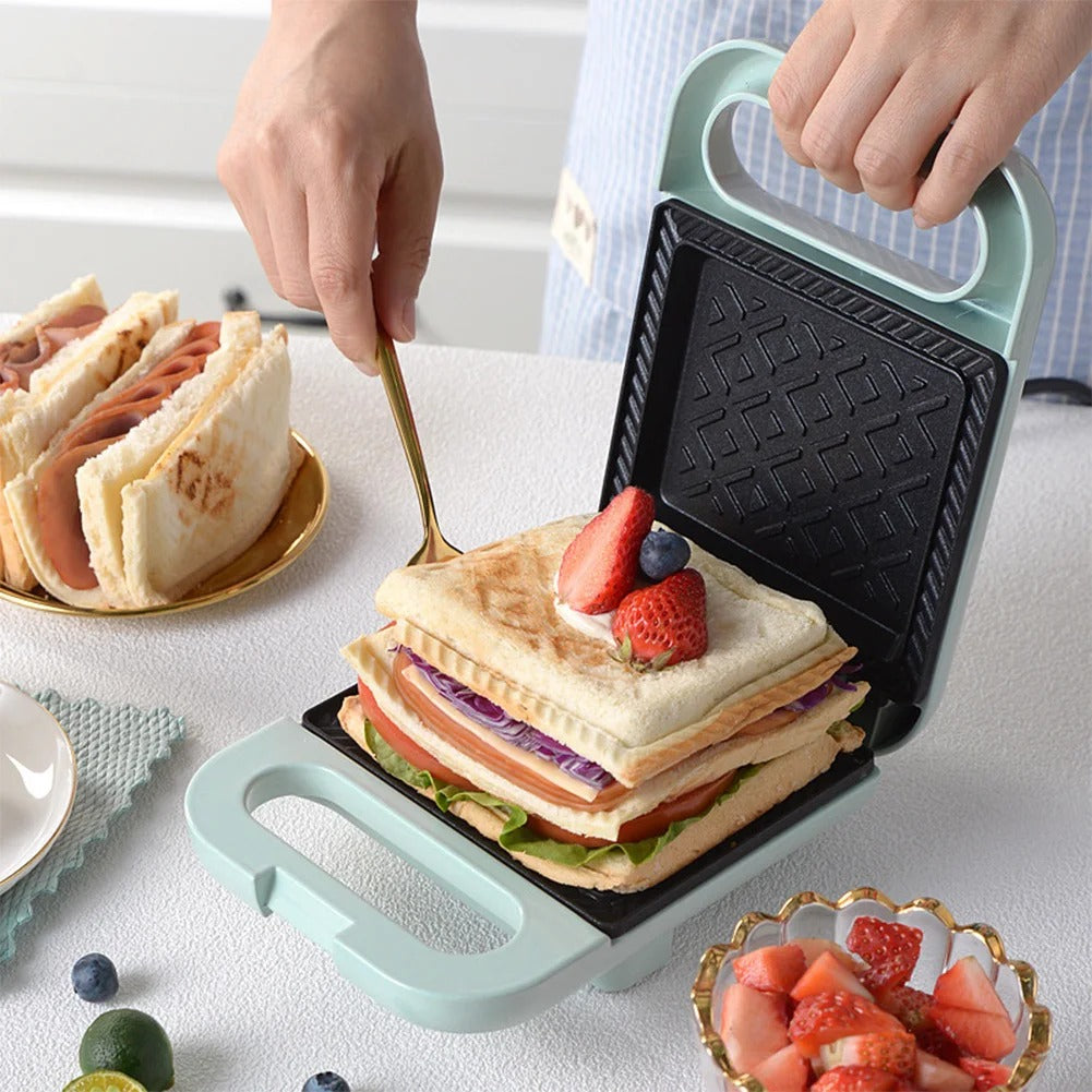 Compact non-stick sandwich maker