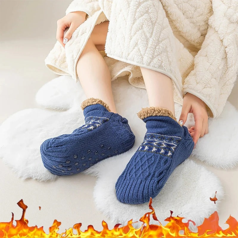 Flauschige Stricksocken mit Fleece-Futter