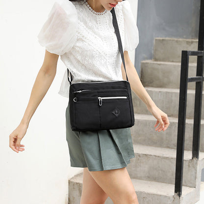 Multi-pocket shoulder bag for women