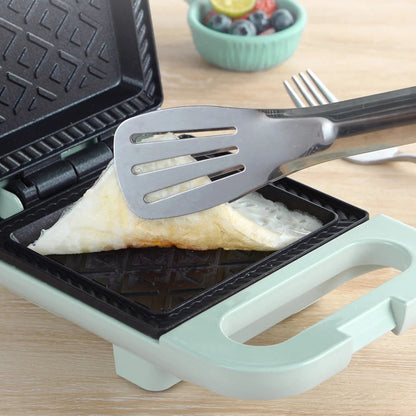 Compact non-stick sandwich maker