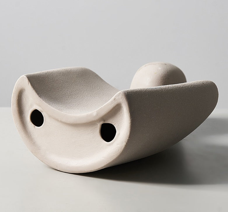 Cuddle Couple | Abstract Ceramic Sculpture – Timeless Elegance and Love