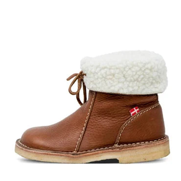 Feeded women's winter boots