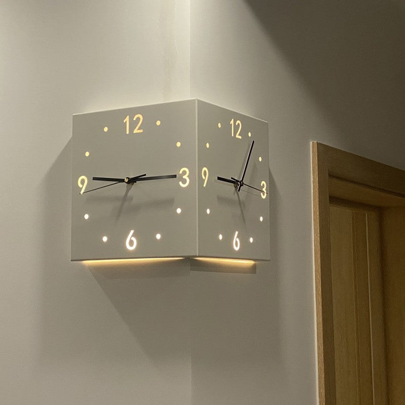 Elegant corner watch