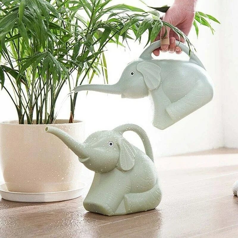 TrunkUp - Cute plastic watering can 