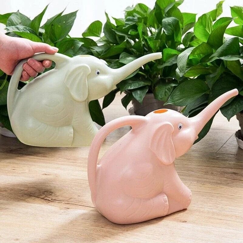 TrunkUp - Cute plastic watering can 