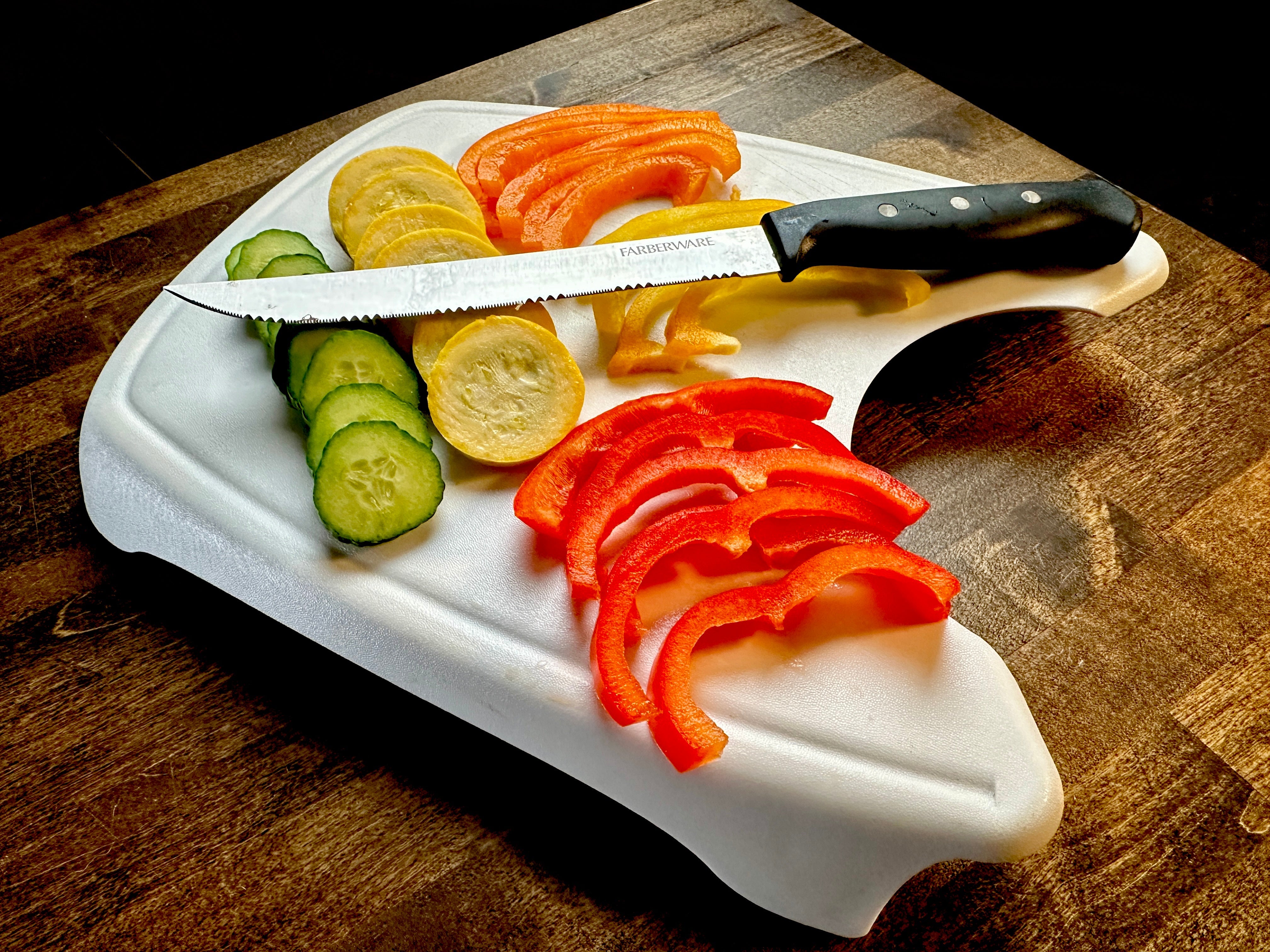 SlidenServe™ - Slide 'n' Serve Cutting Board [Last Day Discount]