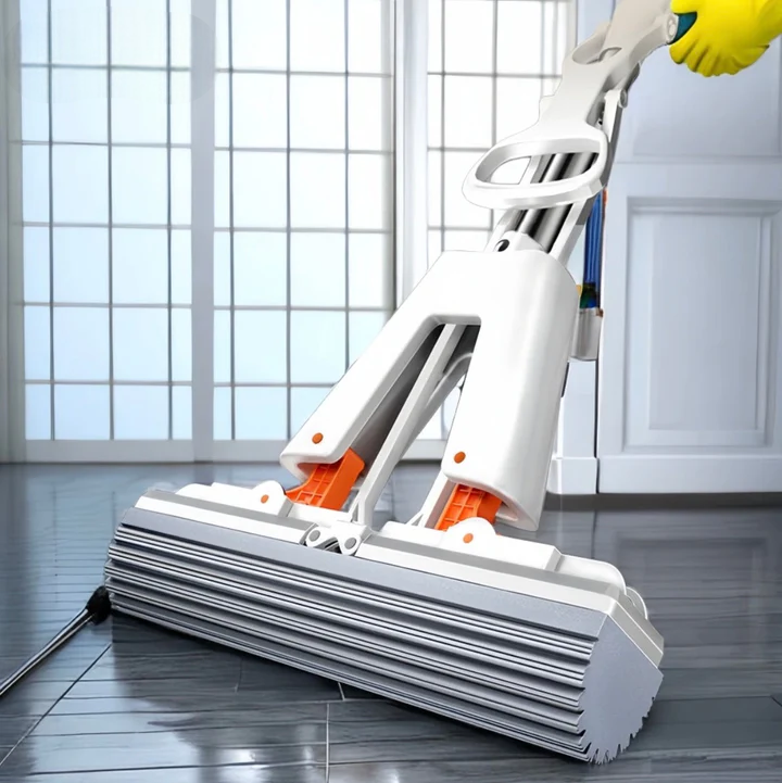 AutoMop - Self-squeezing floor mop