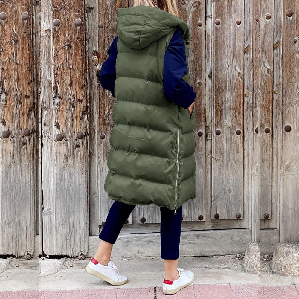 Long sleeveless coat with hood