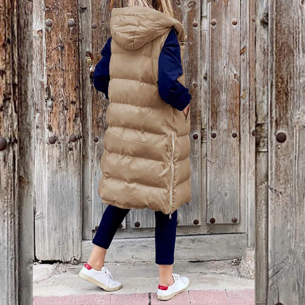 Long sleeveless coat with hood