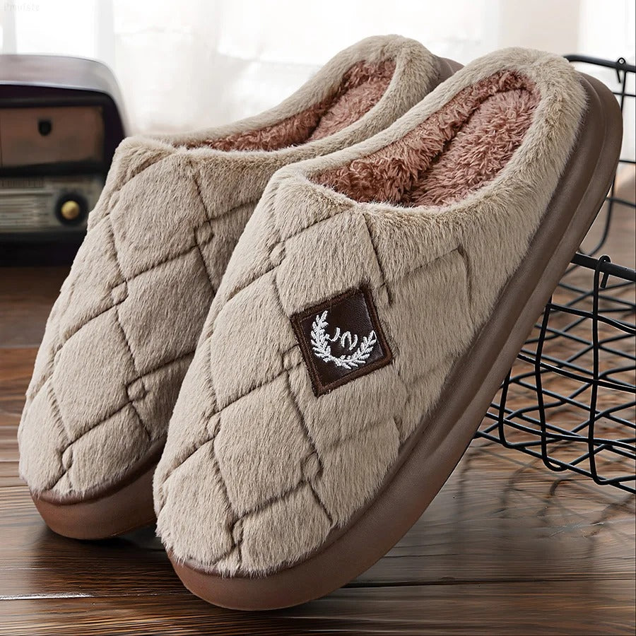 Slippers with fleece feed