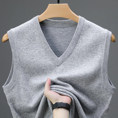 Flat knitted vest