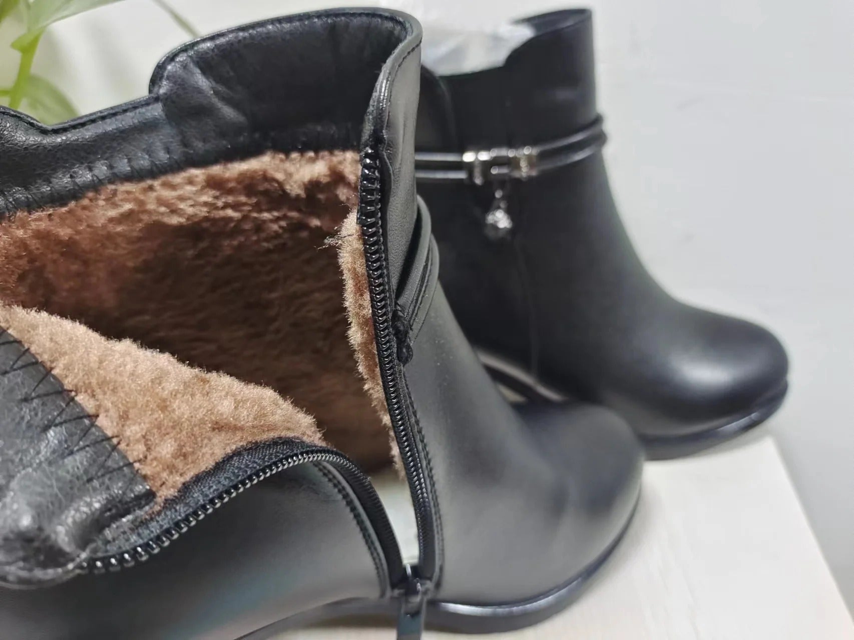 Frederike - Elegant boots for style