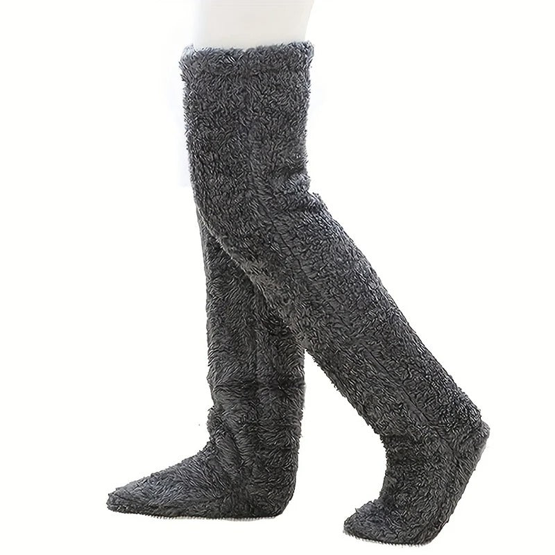 Cuddly overknee fleece socks