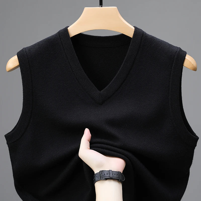 Flat knitted vest