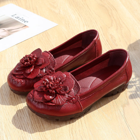 Kyra - Versatile slippers with floral decor (Last day discount)