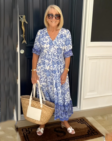 Summer dress with a V-neck and floral pressure