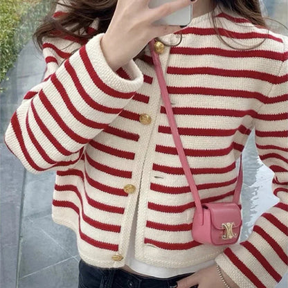 Knitting vest with contrast strips