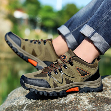 Ergonomic outdoor hiking shoes