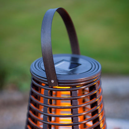 Solar garden lantern