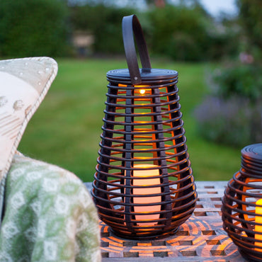 Solar garden lantern