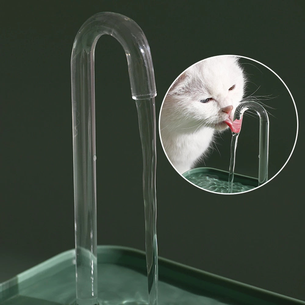 Automatic drinking fountain for pets